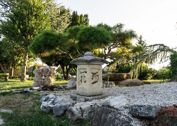 Garden זלאגרסג